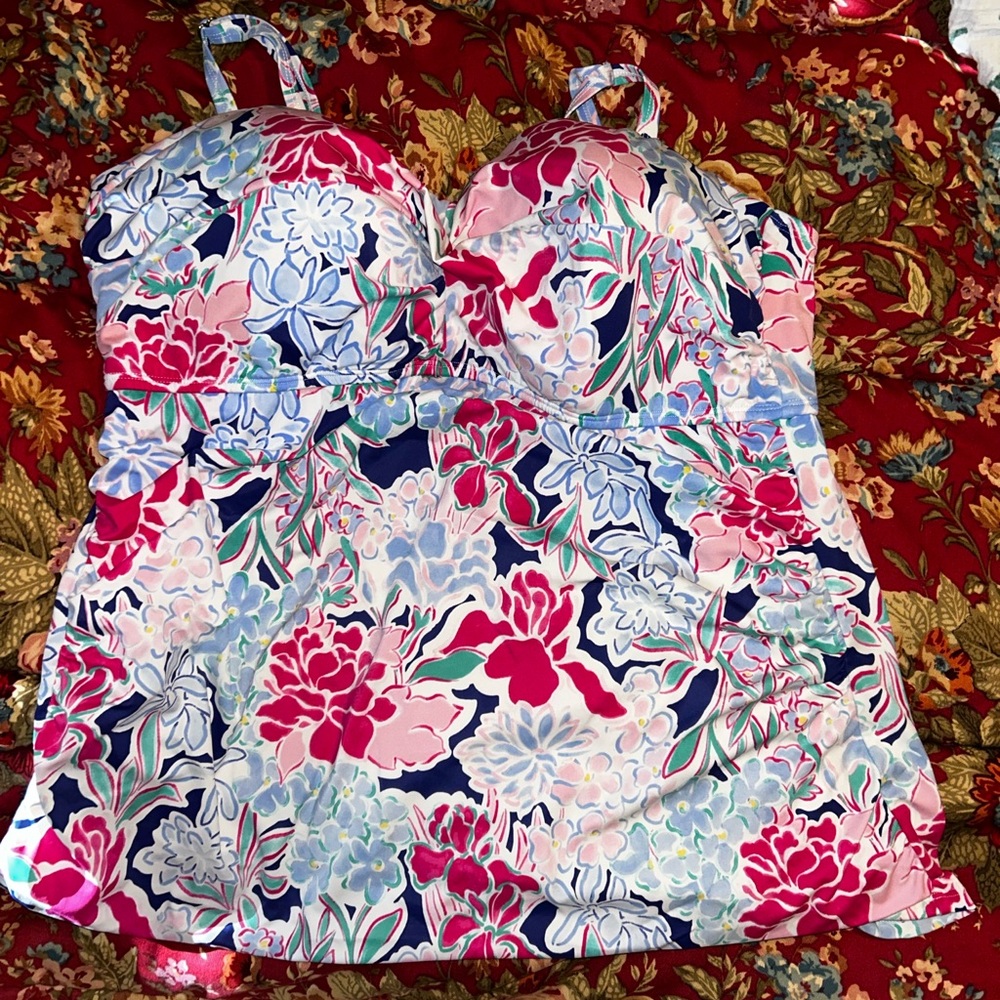 Crown&Ivy Swim  Top
